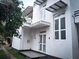 Το κτήριο όπου στεγάζεται  η βίλα