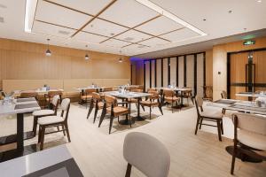 西安北站万枫酒店餐厅或其他用餐的地方