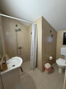Ένα μπάνιο στο Cabana LaMunte +17 φωτογραφίες