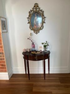 Gambar di galeri bagi Rose gold cottage di Dunolly
