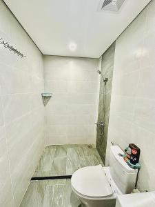 Ένα μπάνιο στο S703, 2 Bed Room Apartment