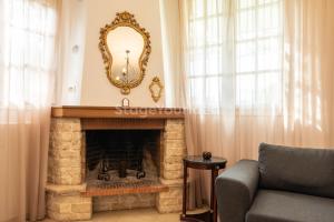 Zdjęcie z galerii obiektu Traditional villa appartment with garden, also for gatherings ,15 minutes from Thessaloniki airport w Salonikach