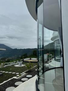Nespecifikovaný výhled na hory nebo výhled na hory při pohledu z luxury tent