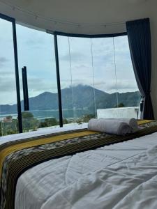 Nespecifikovaný výhled na hory nebo výhled na hory při pohledu z luxury tent