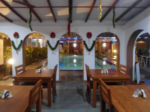 Biliár nebo kulečník v ubytování Ranveli Beach Hotel