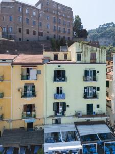 Το κτήριο όπου στεγάζεται  το διαμέρισμα