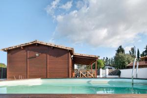 Πισίνα στο ή κοντά στο Villa Fatema
