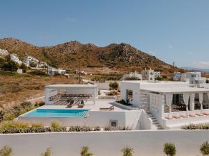 Villa blanca con piscina y montaña en Villa Dia, Mikri Vigla Naxos, en Naxos Chora