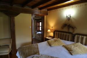 Afbeelding uit fotogalerij van Apartamentos Rurales La Casa Vieja De Silió in Silió