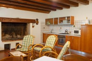 A kitchen or kitchenette at Agriturismo Villa Selvatico