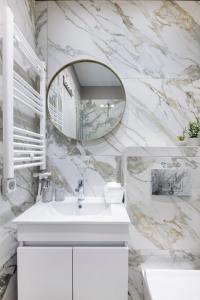 Ένα μπάνιο στο The HostMaster Timeless Elegance +23 φωτογραφίες