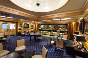 Гостиная зона в Langstone Cliff Hotel
