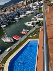 Πισίνα στο ή κοντά στο Vue Panoramique sur la Mediterrannée, appartement sur canal & proche plage