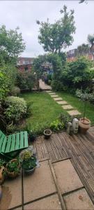 Aed väljaspool majutusasutust Quirky Victorian three bedroom house