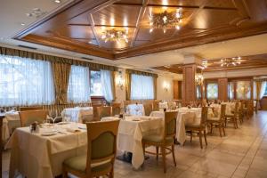 Restoran või mõni muu söögikoht majutusasutuses Beverly Alps Hotel & Spa