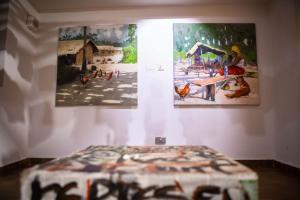 Postel nebo postele na pokoji v ubytování The Crib Hotels