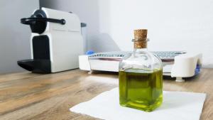 ハエンにあるCorazón De Jaénのテーブルの上に座る油 +18枚の写真