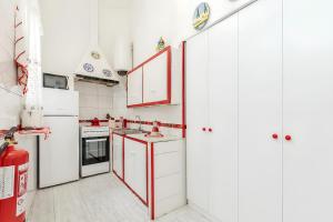 Kuchnia lub aneks kuchenny w obiekcie Charming House in Santa Cruz de la Palma with Home Office.