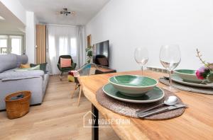 TV a/nebo společenská místnost v ubytování MyHouseSpain - Acogedor piso nuevo en Gijón