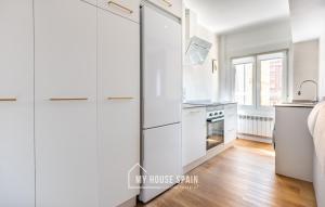 Kuchyň nebo kuchyňský kout v ubytování MyHouseSpain - Acogedor piso nuevo en Gijón