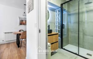 Koupelna v ubytování MyHouseSpain - Acogedor piso nuevo en Gijón