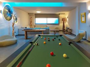 Armonia Luxury Villa biliárdasztala