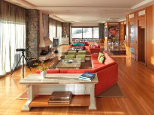 A seating area at Armonia Luxury Villa