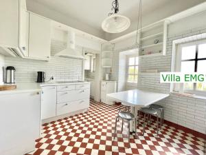 Kuchyň nebo kuchyňský kout v ubytování Familien Gruppen Villa EMG Osnabrück Bielefeld - Preußisch-Oldendorf