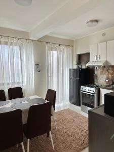 Kuchyň nebo kuchyňský kout v ubytování Bucovina Easy Stay