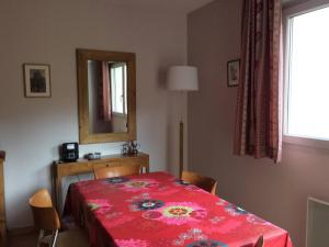 Fotografia z galérie ubytovania Appartement Fonctionnel avec Balcon, Garage et Wifi - Parfait pour 4 Personnes près des Pistes - FR-1-548-25 v destinácii Villard-de-Lans