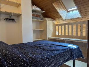 Posteľ alebo postele v izbe v ubytovaní Studio mezzanine avec balcon et parking privé au cœur de Villard-de-Lans - FR-1-548-28