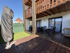 Balkón alebo terasa v ubytovaní Appartement Confortable avec Terrasse à 5 Min du Centre, Navette Ski Gratuite ! - FR-1-548-34