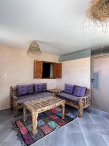 Posezení v ubytování Single fin taghazout surf & stay
