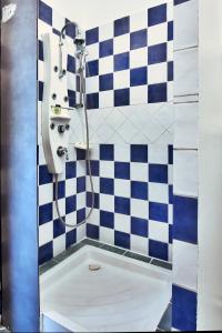 Un baño de Le Classic Chic - 20min de Lyon, Balcon Ensoleillé 16 fotos más