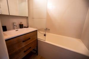 Gallery image of Brotzet 08 - 3 rooms with character ideally located in Gryon