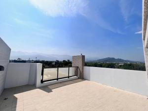 Γενική θέα στο βουνό ή θέα στο βουνό από  αυτό το δωμάτιο σε οικογενειακή κατοικία