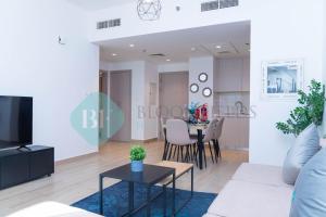 Χώρος καθιστικού στο Bloomfields Fantastic 1bedroom In Water Edge Yas