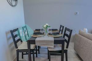 Posezení v ubytování Bloomfields Cozy 1br Townhouse Life Style City