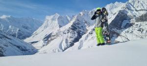 Ski di homestay atau berdekatan