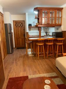 Kuchyň nebo kuchyňský kout v ubytování Acogedor Departamento en Zona Lacustre