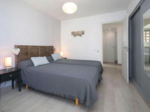 Posteľ alebo postele v izbe v ubytovaní Apartment Penon de Ifach-1 by Interhome