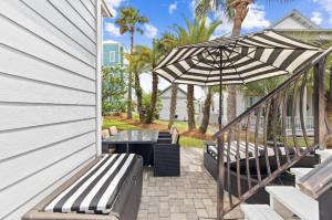 Κήπος έξω από το Marabella at Seagrove Beach +6 φωτογραφίες