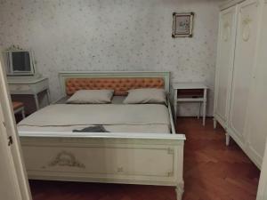 Ένα ή περισσότερα κρεβάτια σε δωμάτιο στο 2 bedroom 1 living room apartment in Old Town