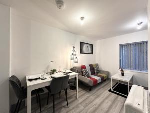 Lilypad Suite - BHX Airport, NEC & HS2的休息区