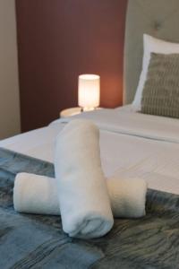 Cama o camas de una habitación en Best Value 2Beds Apt at CBD with Pool Gym Carpark