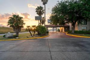 Gallery image of La Quinta Inn by Wyndham Corpus Christi North in Corpus Christi +243 photos