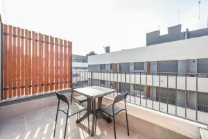 Balkón nebo terasa v ubytování Elegant Studio with Private Terrace by RentitUP
