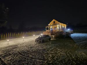 Fotografia z galérie ubytovania Domek całoroczny pod sosenką v destinácii Łapanów