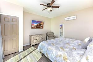 Postel nebo postele na pokoji v ubytování Avalon Havasu Pool Spa Playground Sleeps 20