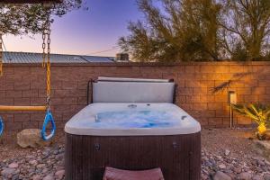 Fotografie z fotogalerie ubytování Avalon Havasu Pool Spa Playground Sleeps 20 v destinaci Lake Havasu City